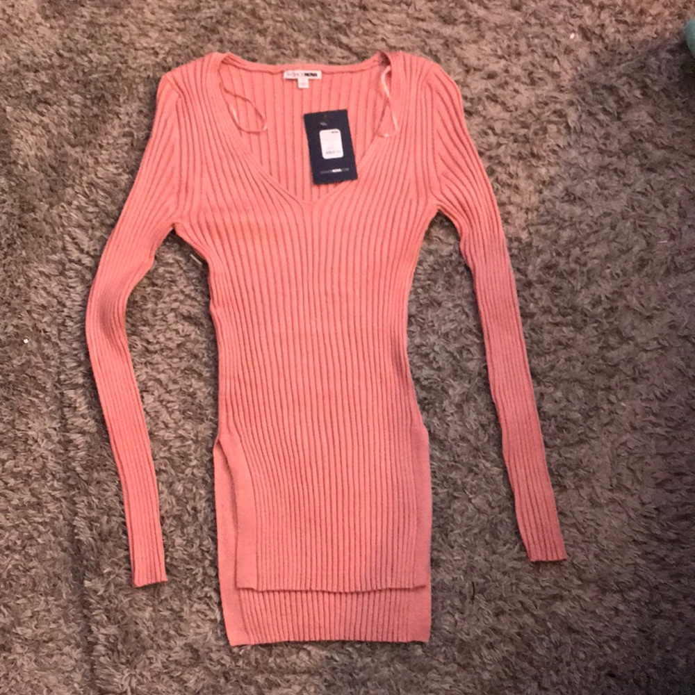 Fitted pink shirt